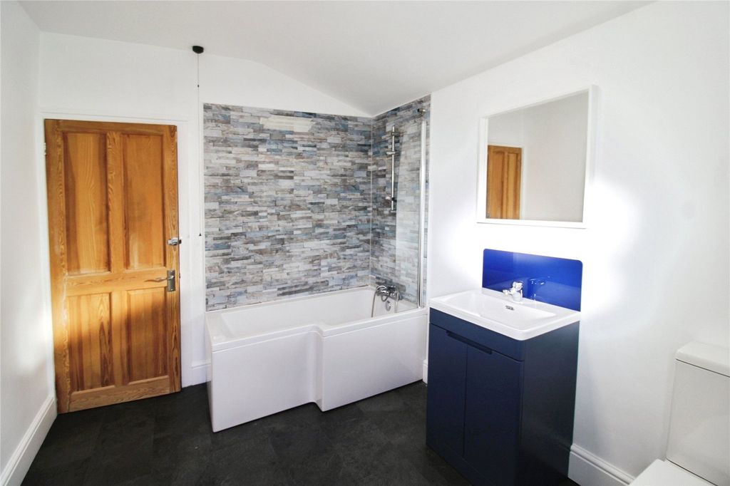 Property photo 3 of 12 Picture No. 18