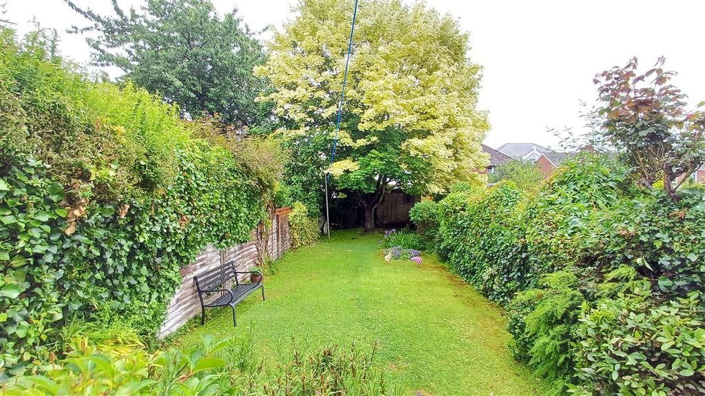 Property photo 3 of 13 Garden