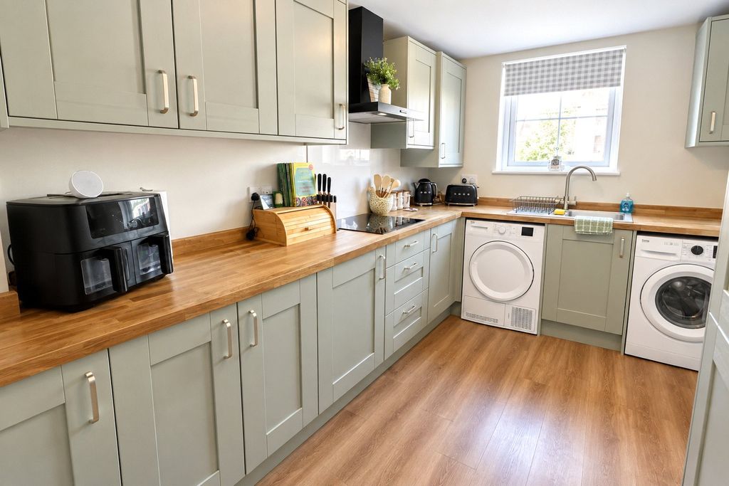 Property photo 3 of 17 Picture No. 02
