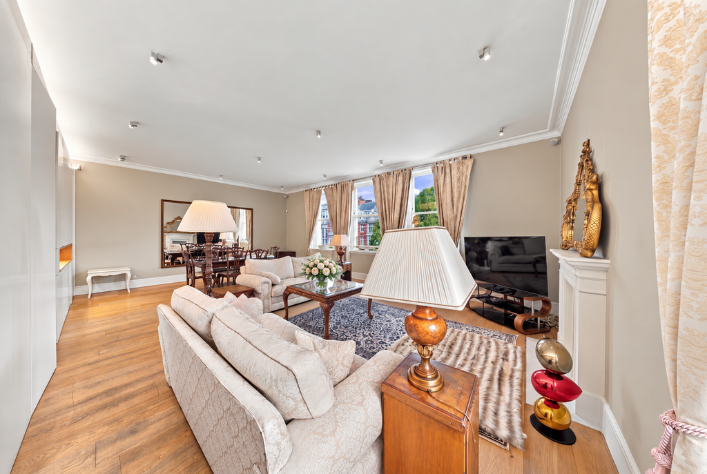 Property photo 2 of 33