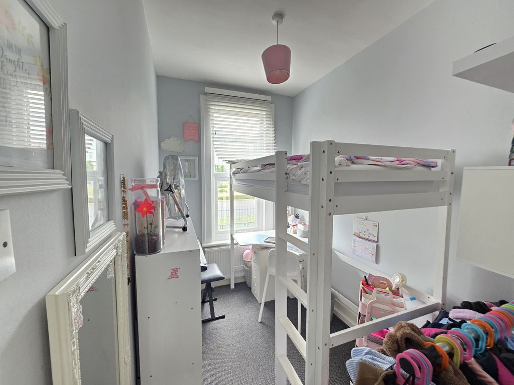 Property photo 2 of 11 Photo 8