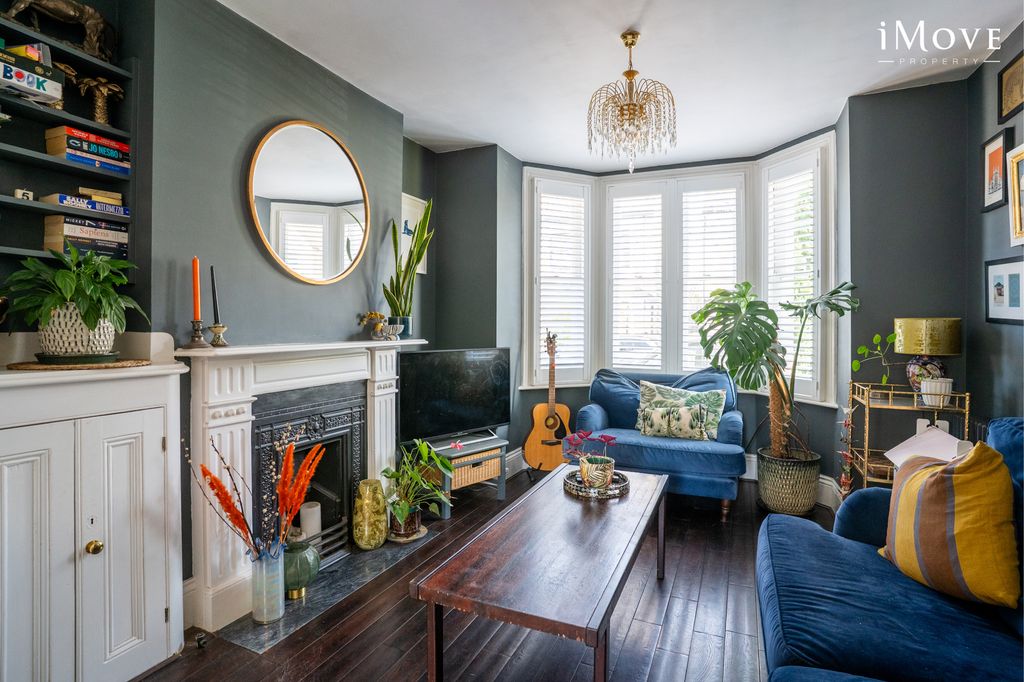 Property photo 1 of 18