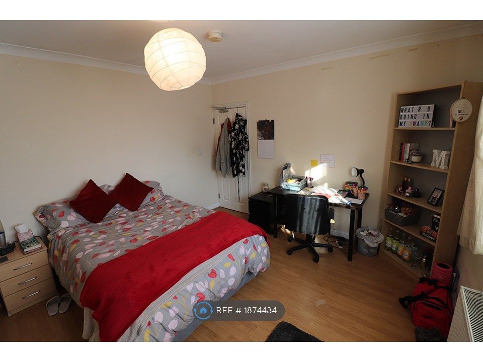 Property photo 3 of 27