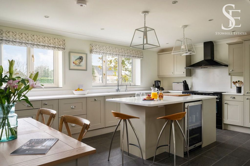 Property photo 1 of 24 Kitchen