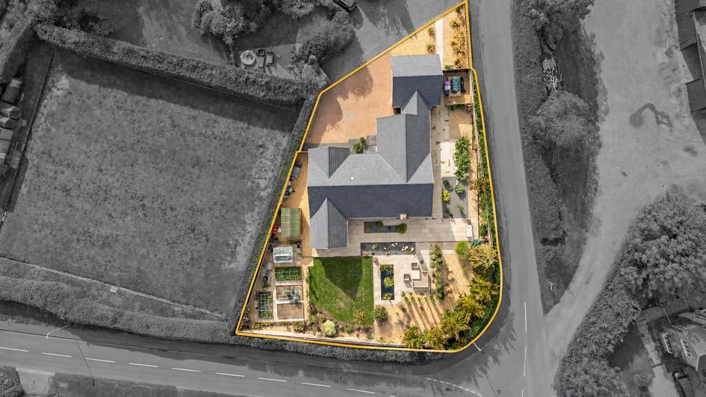 Property photo 1 of 21 Outlined Propoerty For Marketing.Png