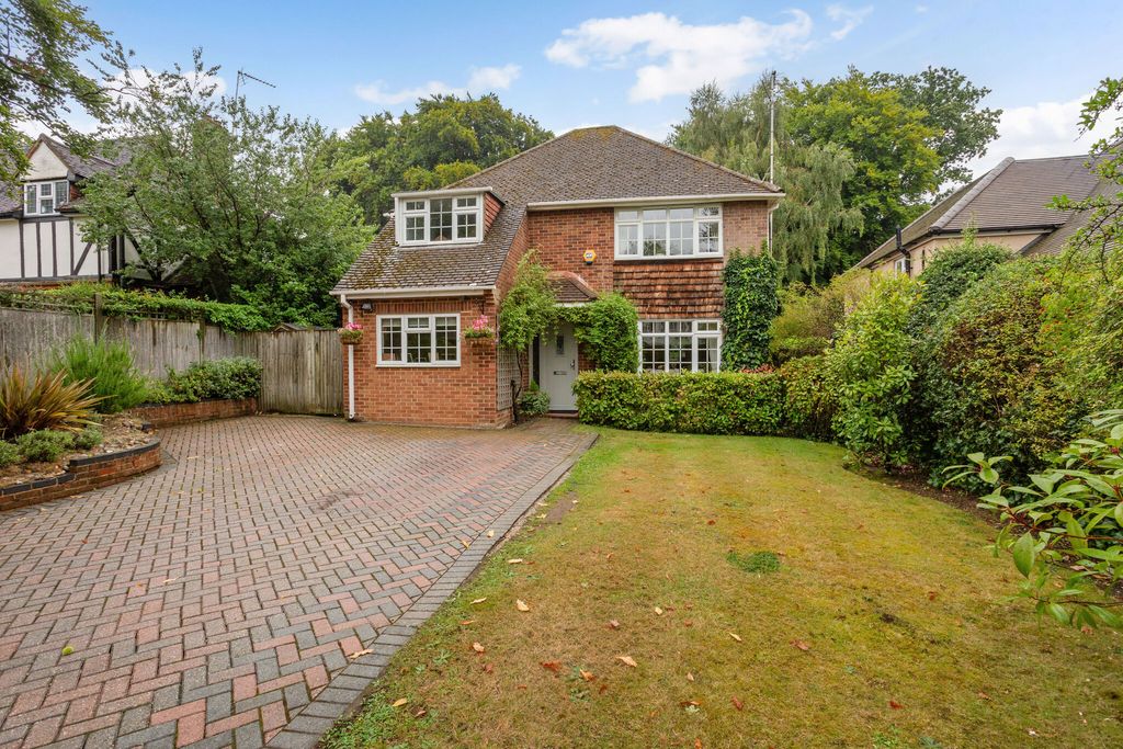 Additional image 15 of 4 bed detached house for saleAvenue Road, Farnborough GU14