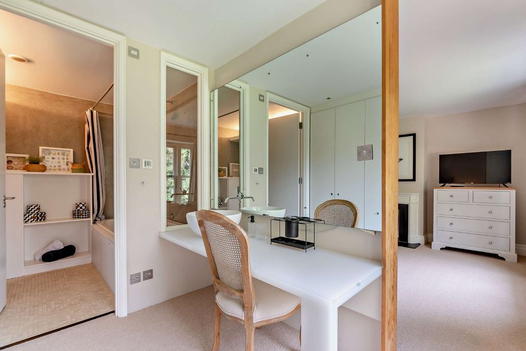 Additional image 13 of 6 bed detached house for saleHorris Hill, Newbury, Berkshire RG20
