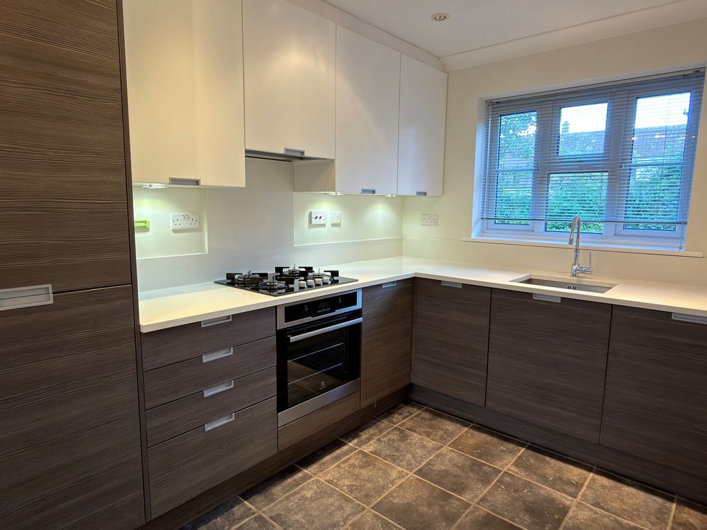 Property photo 3 of 30 Kitchen