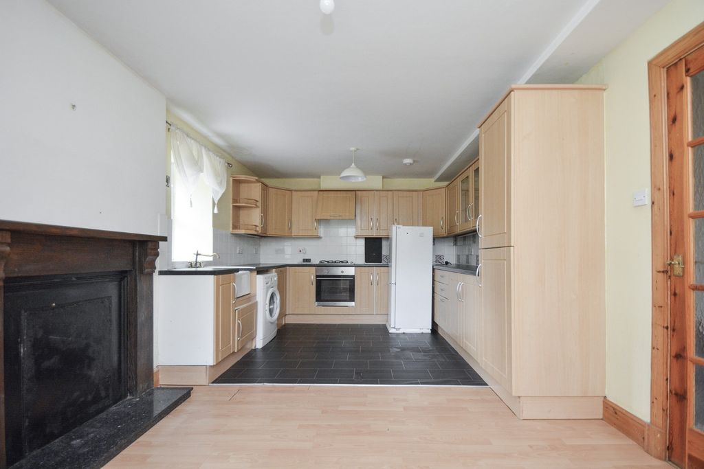 Property photo 3 of 17 3985366