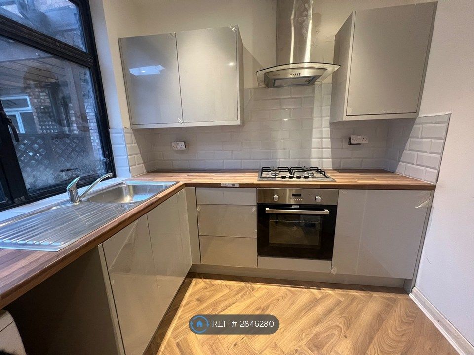 Property photo 2 of 28