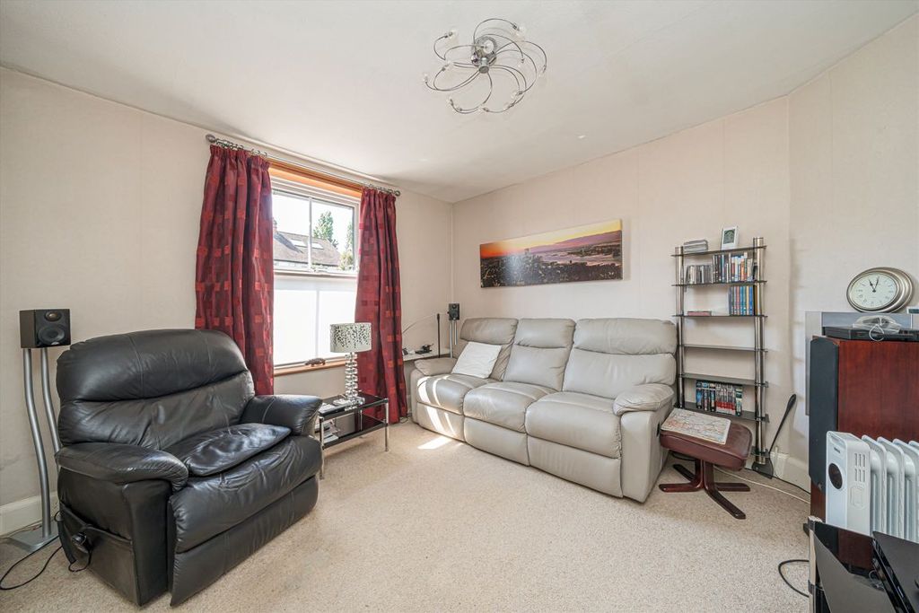 Property photo 3 of 7