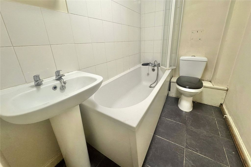 Property photo 3 of 9 Picture No. 16