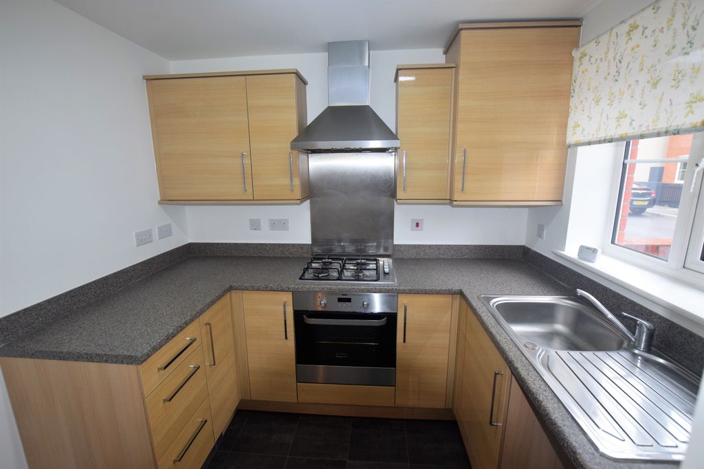 Property photo 2 of 8 Photo 02