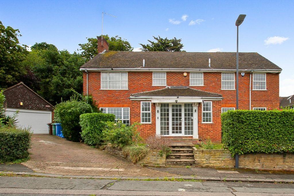 Property photo 1 of 18