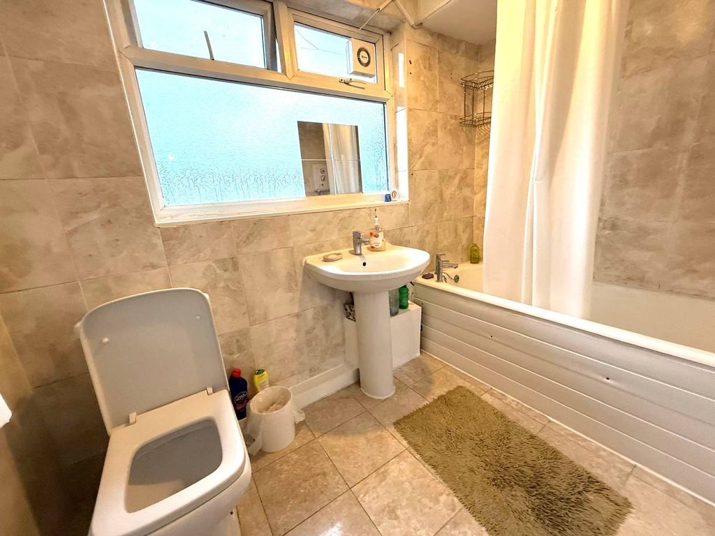 Property photo 3 of 12 Gallery