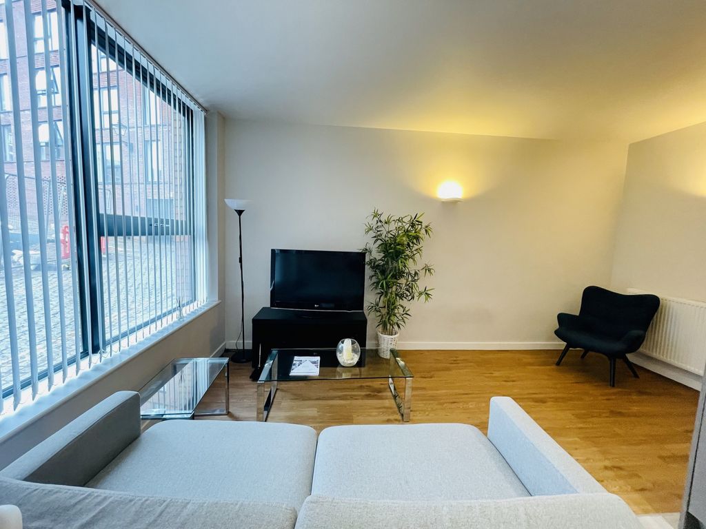 Property photo 2 of 6 Lounge