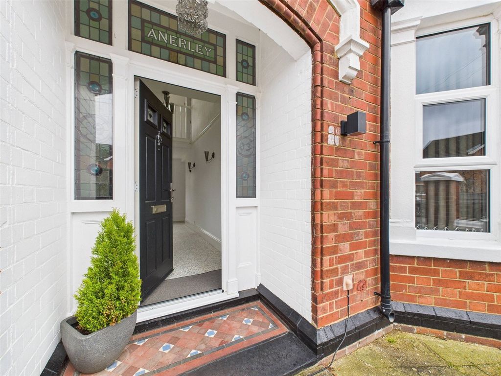 Property photo 2 of 40 Picture No. 02