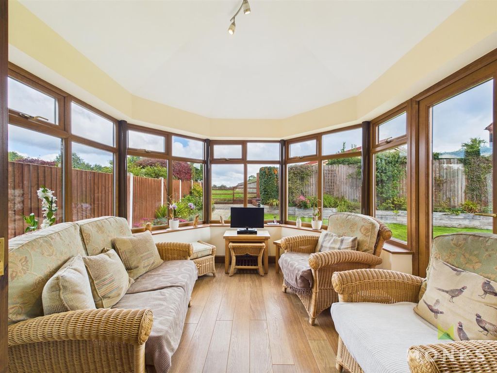 Property photo 2 of 28 Sunroom