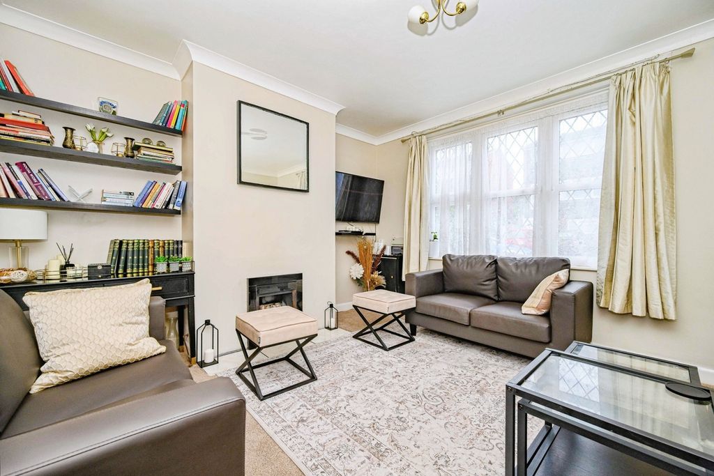 Property photo 2 of 10 Pbox-Img.Jpg