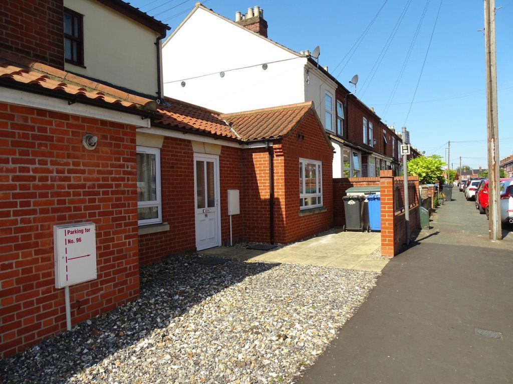 Property photo 1 of 12