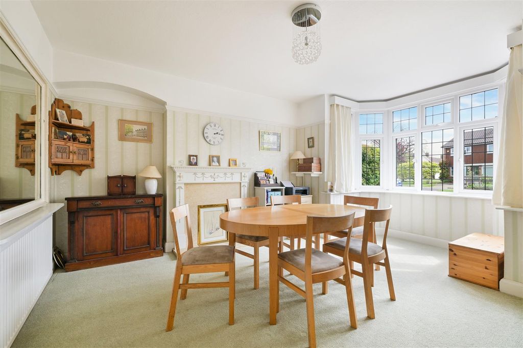 Property photo 3 of 28 Hookfield, (1).Jpg