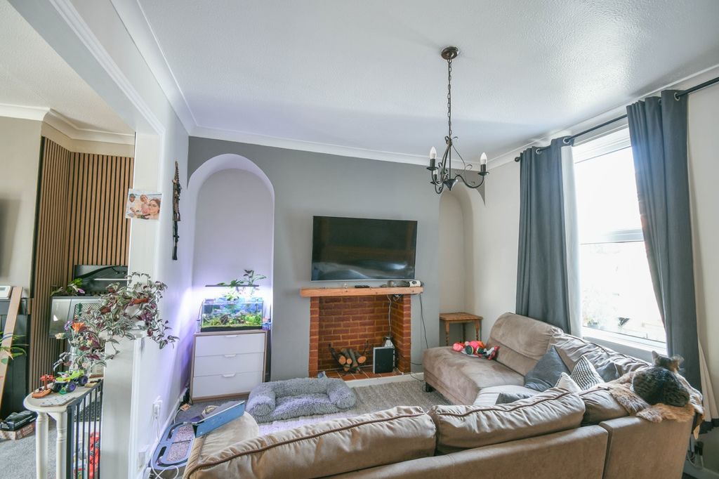 Property photo 2 of 22