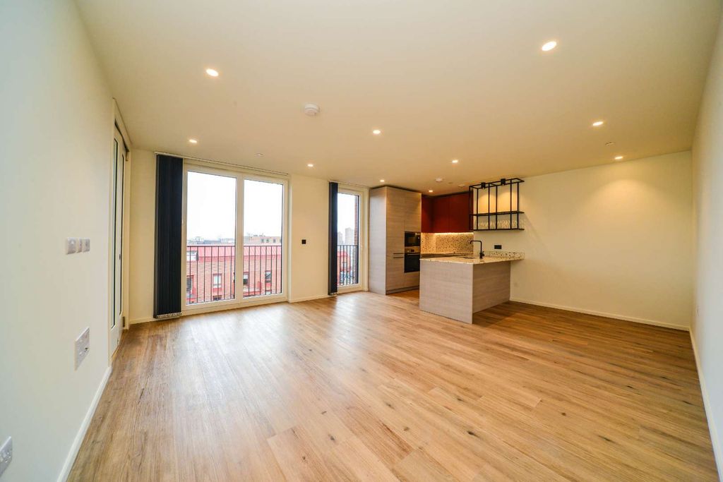 Property photo 2 of 18