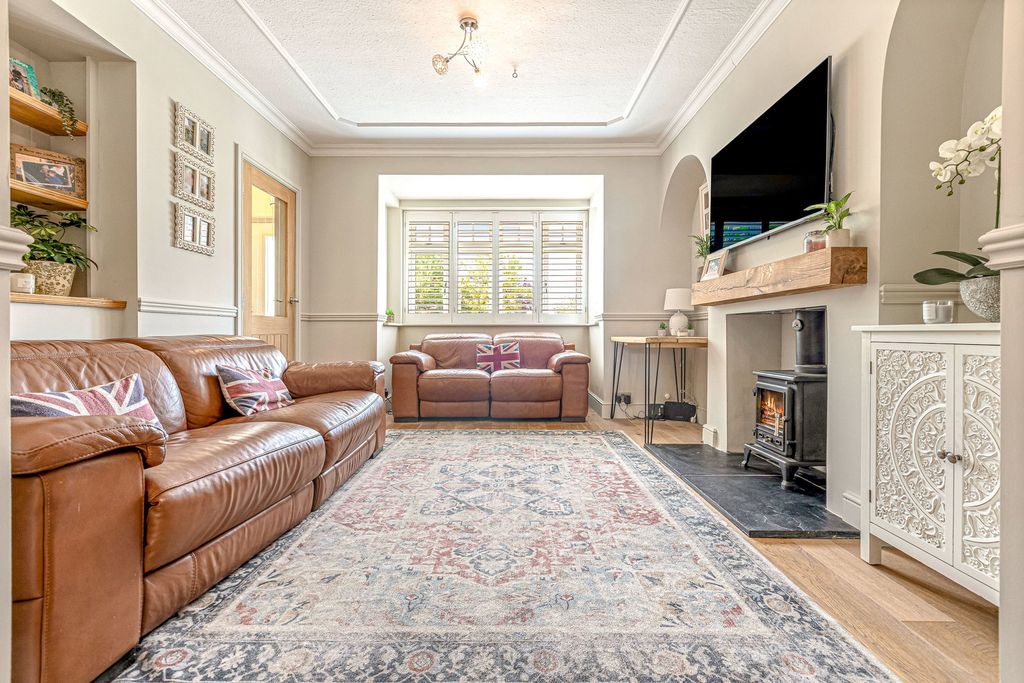 Property photo 3 of 33