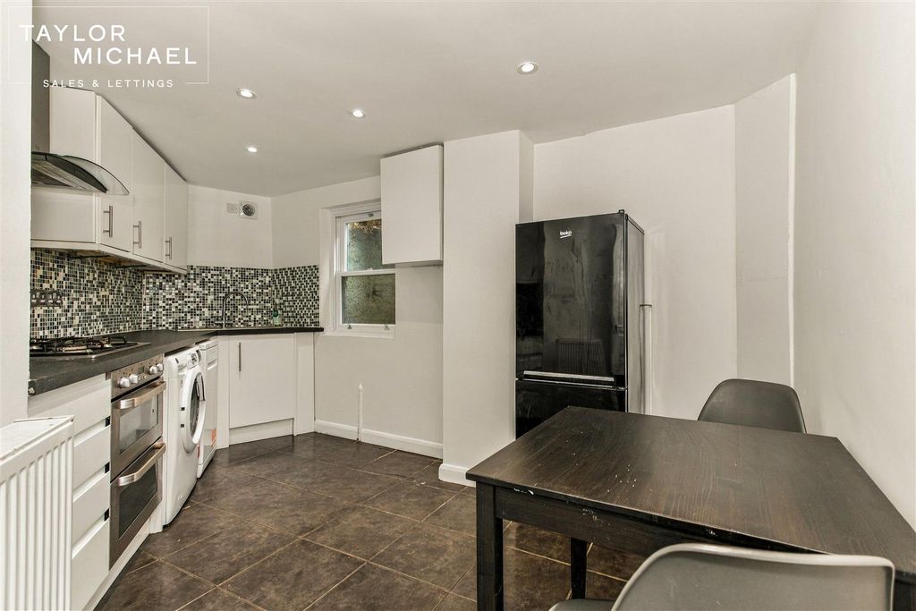 Property photo 3 of 13 Kitchen