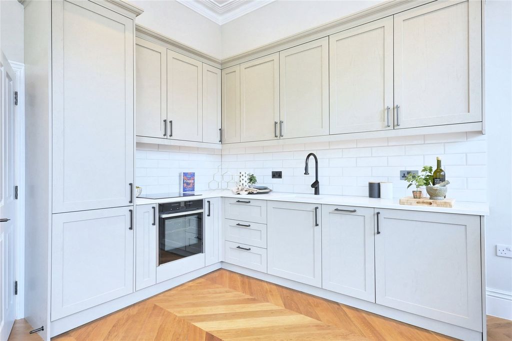 Property photo 3 of 8 Kitchen