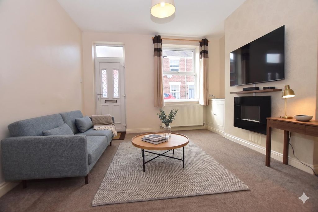 Property photo 2 of 13 Lounge Staged.Png