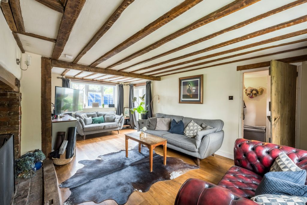Property photo 3 of 18 Sitting Room