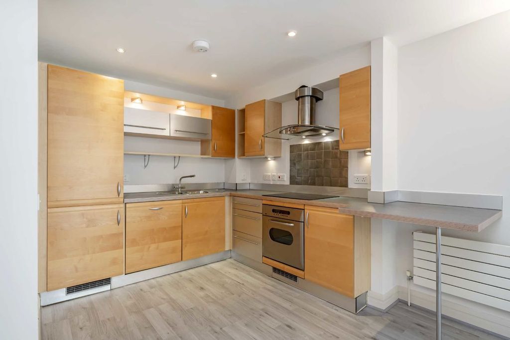 Property photo 3 of 5