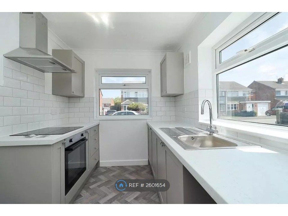 Property photo 2 of 15 Kitchen