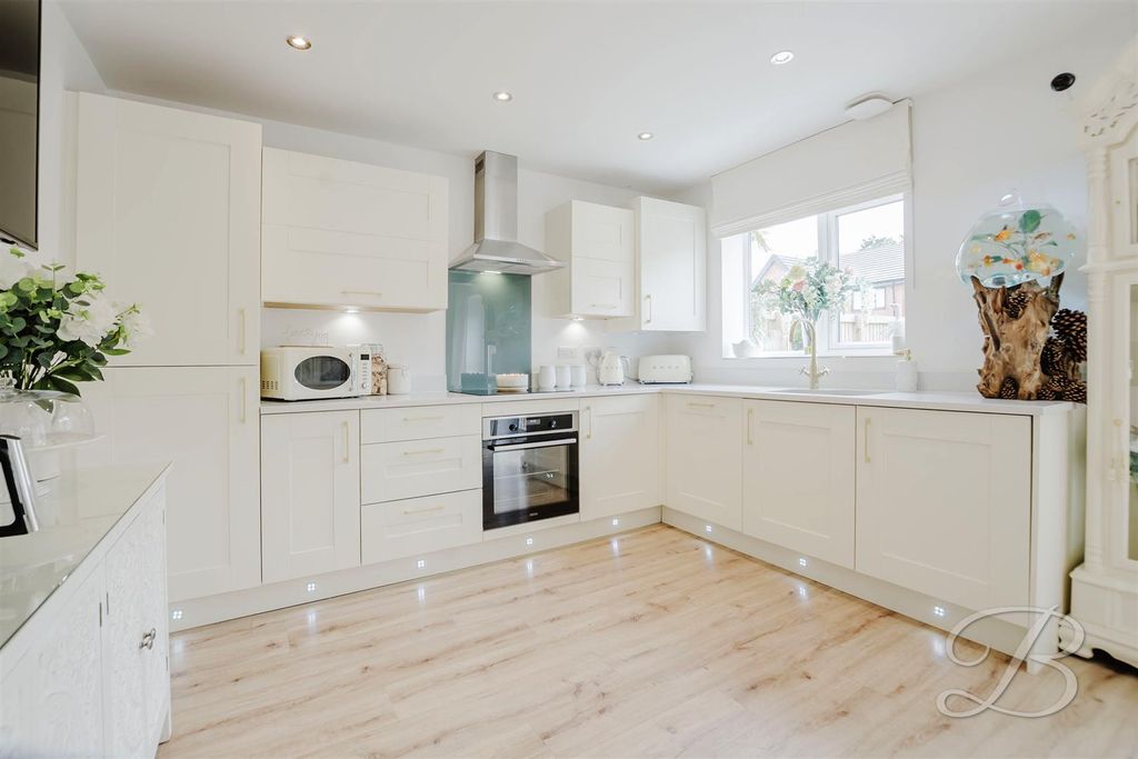 Property photo 3 of 21 Ccltd-3.Jpg