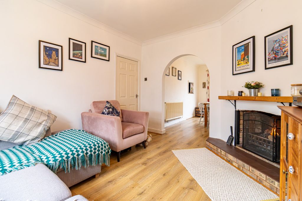 Property photo 3 of 25 4542946