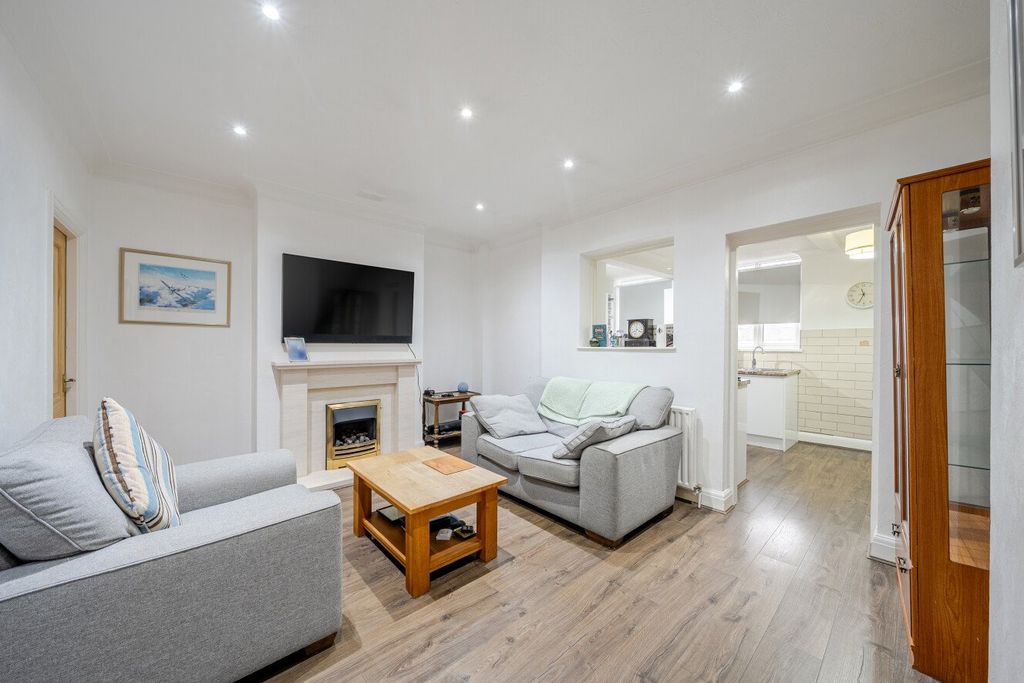 Property photo 1 of 16 Picture No. 09