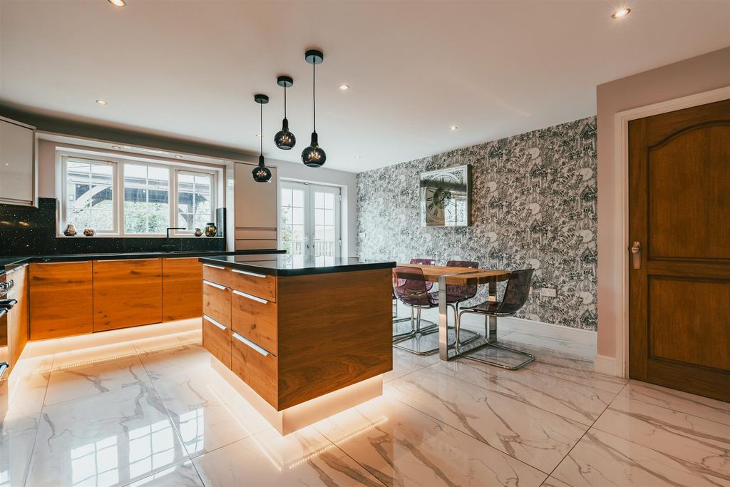 Property photo 3 of 59 Kitchen