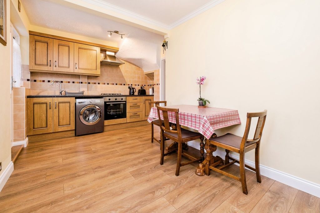 Property photo 2 of 17 Kitchen Diner