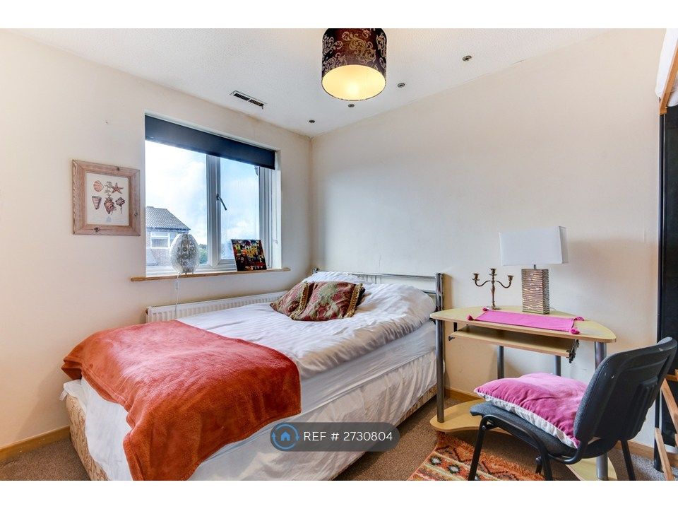 Property photo 1 of 9 Bedroom