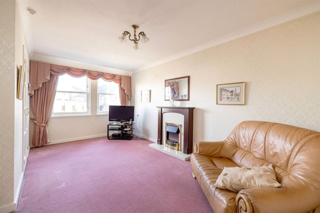 Property photo 3 of 20 Picture No. 06