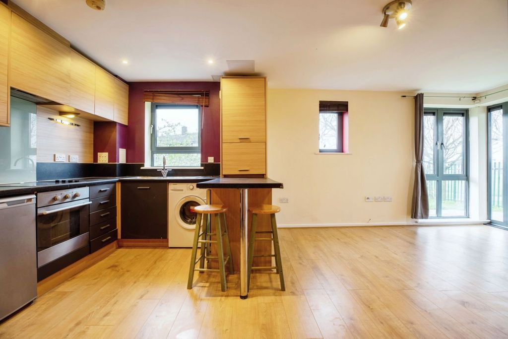 Property photo 3 of 19