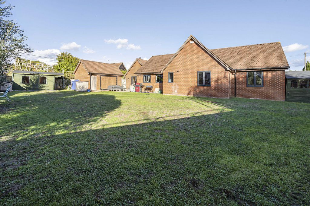Property photo 2 of 37