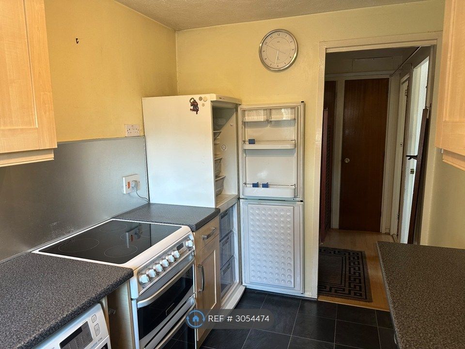 Property photo 2 of 7 Kitchen
