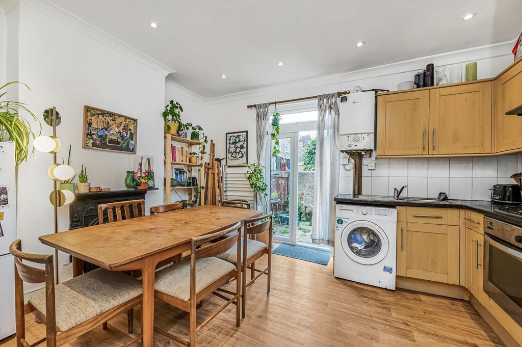 Property photo 3 of 6