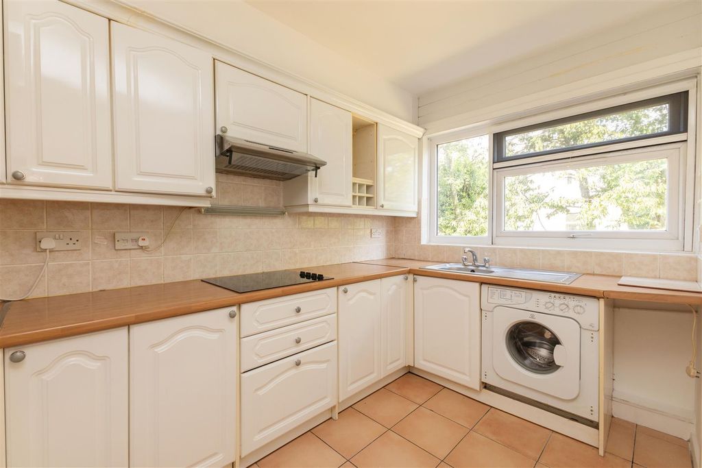 Property photo 2 of 13 Kitchen