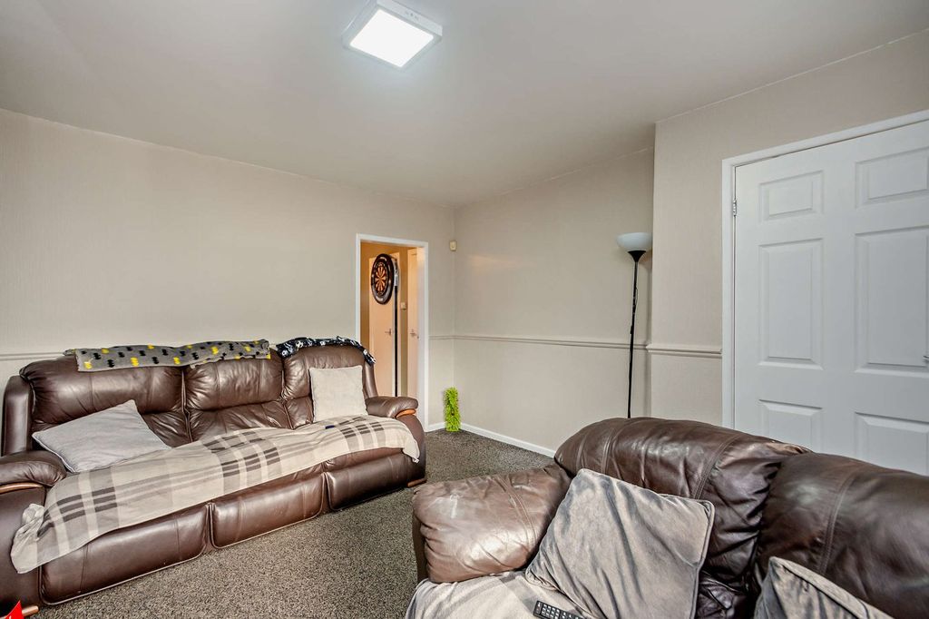 Property photo 2 of 23