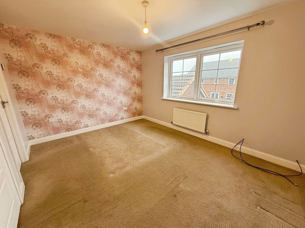 Property photo 3 of 18 Bedroom 1