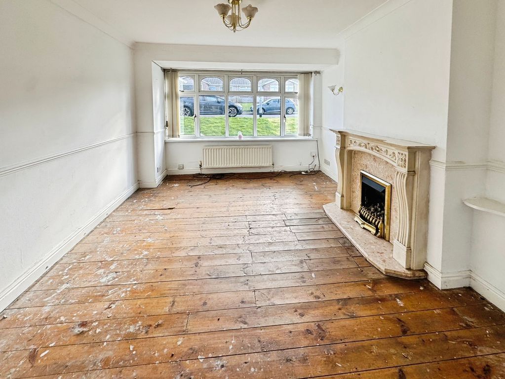 Property photo 3 of 9 Photo 9