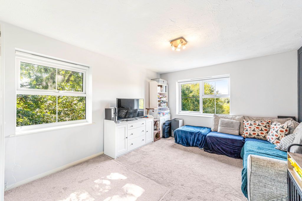 Property photo 2 of 11 Photo 9